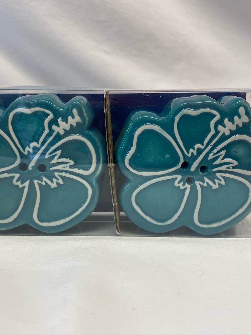 NWT Margaritaville Hibiscus Teal Flower Shaped Ceramic Salt & Pepper Shakers